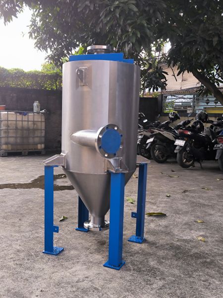 RST Expansion Tank SS304 – Design, Fabrication & Installation